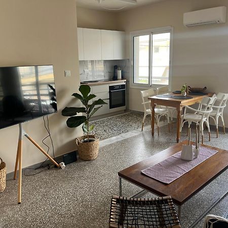 Mz Apartment Néa Péramos Extérieur photo